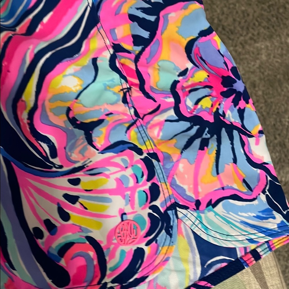 EUC Lilly Pulitzer Pink and Blue Athletic Runaround Shorts - Picture 4 of 7